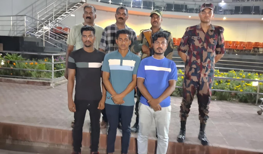 তিন যুবকের দেশে প্রত্যাবর্তন তিন যুবকের দেশে প্রত্যাবর্তন