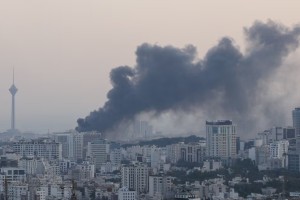 তেহরানে রেড এলার্ট: মধ্যপ্রাচ্যে চরম যুদ্ধ উত্তেজনা