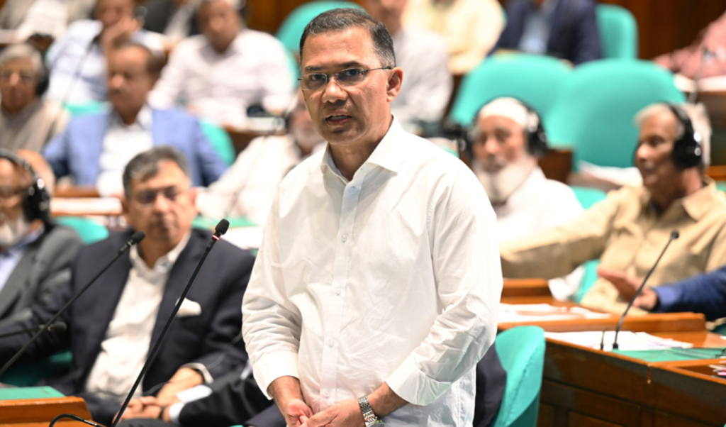 দুই একবার বেশ সিরিয়াস অবস্থার মধ্যেও পড়ে গিয়েছিলাম।প্রধানমন্ত্রী "শিক্ষাঙ্গনে দুই-একবার বেশ সিরিয়াস অবস্থার মধ্যেও পড়ে গিয়েছিলাম।":প্রধানমন্ত্রী