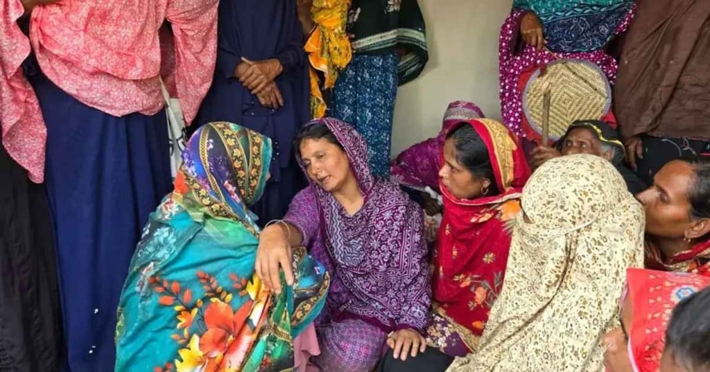 নওগাঁ ও টেকনাফে এক রাতে ৭ জনকে গলাকেটে হত্যা নওগাঁ ও টেকনাফে এক রাতে ৭ জনকে গলাকেটে হত্যা