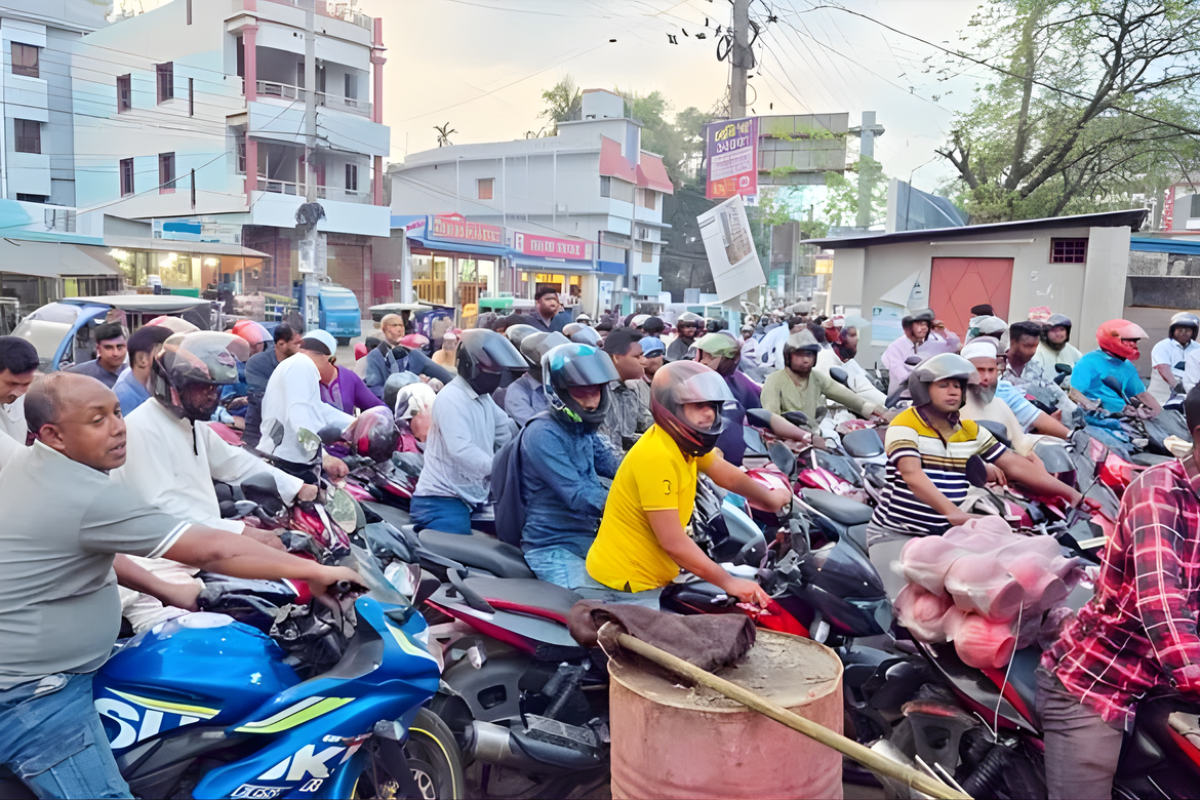 নওগাঁয় অ্যাপের মাধ্যমে তেল বিক্রয় শুরু