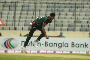 নাহিদ রানার বোলিং তোপে ১৯৮ রানেই থমকে গেল নিউজিল্যান্ড