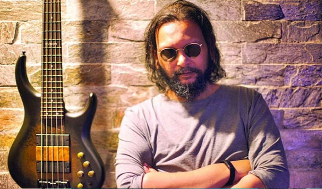 নির্মাণাধীন চলচ্চিত্র 'আন্ধারে' থাকছে বেজবাবা সুমনের গান 3 নির্মাণাধীন চলচ্চিত্র 'আন্ধারে' থাকছে বেজবাবা সুমনের গান