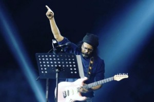 পথচলার অর্ধেক শেষে, বাকি আরও: জেমস