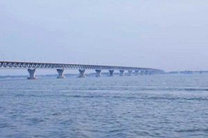 পদ্মায় নৌ পুলিশের অভিযানে সশস্ত্র হামলা, পাঁচ পুলিশ সদস্য গুলিবিদ্ধ