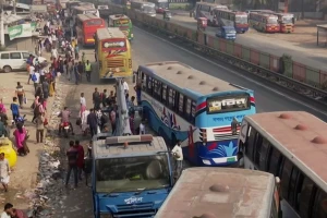প্রজ্ঞাপন ছাড়াই বাস ভাড়া বৃদ্ধিতে মালিক সমিতির নিষেধাজ্ঞা