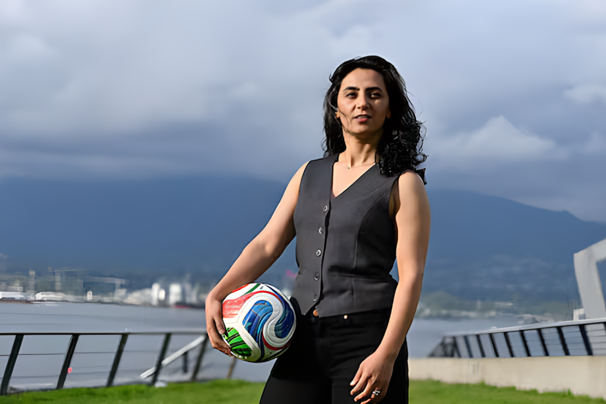 ফিফার বিশেষ অনুমোদনে আন্তর্জাতিক ফুটবলে ফিরছে আফগানিস্তানের নারী ফুটবল দল