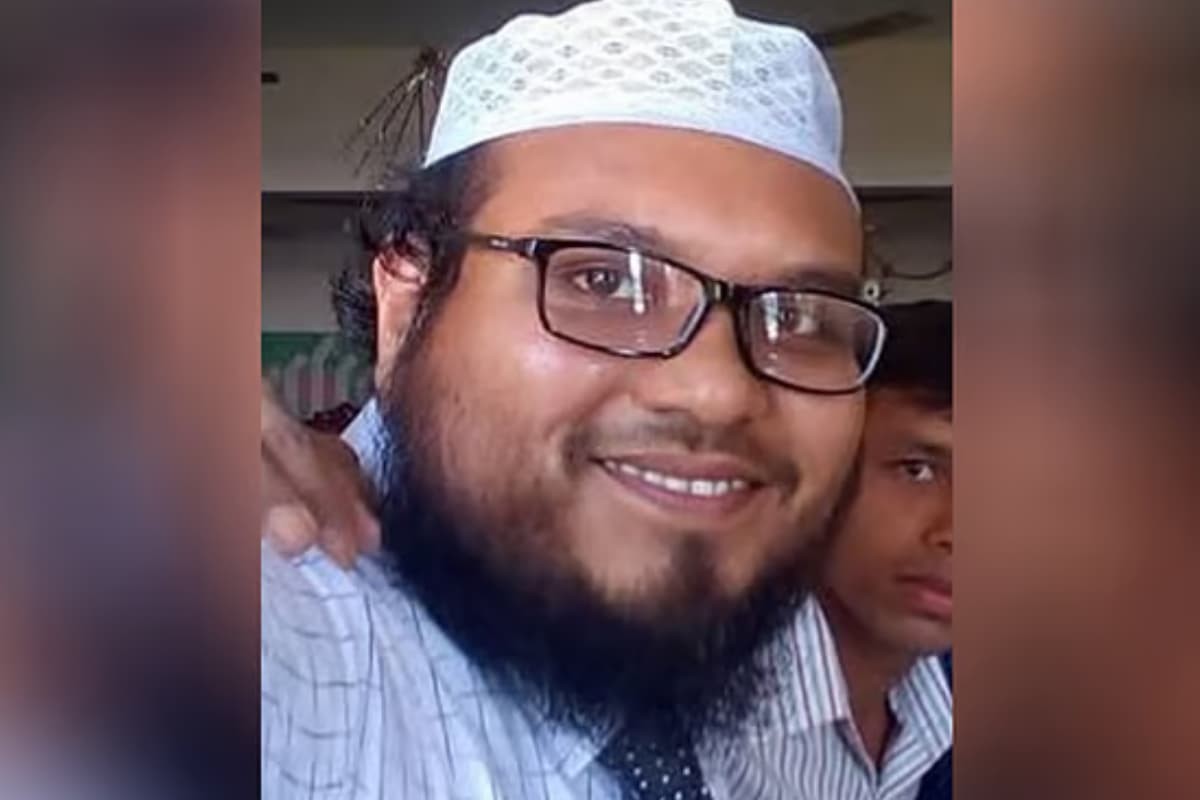 ফিলিং স্টেশনে তেল নিতে গিয়ে শিক্ষকের মৃত্যু