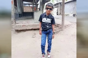 বাবাকে বাঁচাতে ছেলের করুণ মৃত্যু