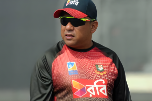 বিসিবি নির্বাচনে লড়বেন না খালেদ মাহমুদ সুজন: নেপথ্যে কোচিং ক্যারিয়ার