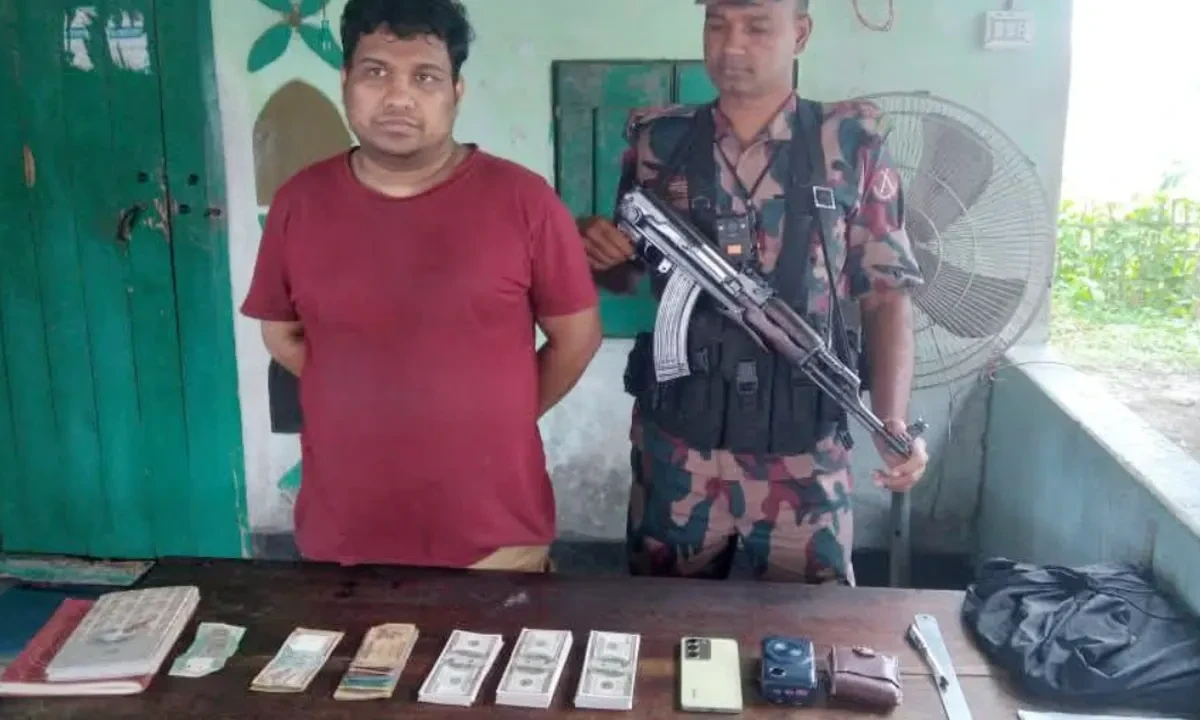 বৈদেশিক মুদ্রাসহ ভারতীয় নাগরিক আটক