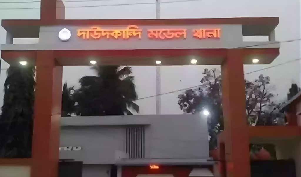 ভুট্টাক্ষেতে শিশুনির্যাতন কিশোর আটক ভুট্টাক্ষেতে শিশুনির্যাতন: কিশোর আটক