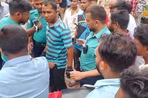 ভুয়া পুলিশ পরিচয়ে জ্বালানি তেল, জরিমানা