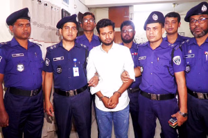 মা-বাবার ভালোবাসা পেতে তান্ত্রিকের শরণাপন্ন কিশোরী: ২৭ ভরি স্বর্ণসহ গ্রেপ্তার ১