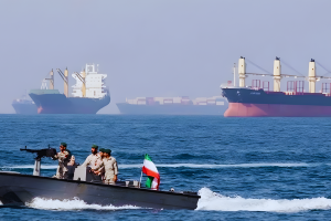 মার্কিন অবরোধ না সরলে হরমুজ প্রণালী পুনরায় বন্ধের হুঁশিয়ারি ইরানের