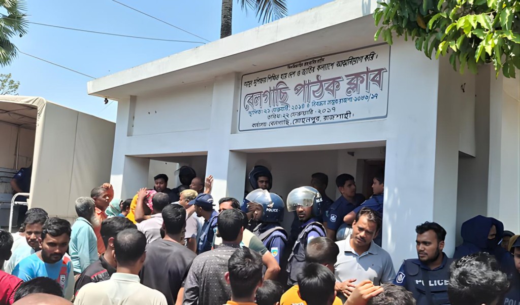 মোহনপুরে ভ্যানচালককে পিটিয়ে হত্যা মোহনপুরে ভ্যানচালককে পিটিয়ে হত্যা