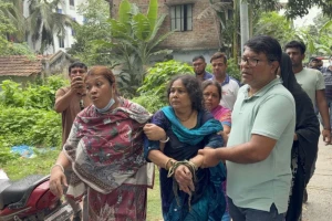 যশোরে মাকে হত্যার অভিযোগে মেয়ে আটক: নেপথ্যে মানসিক অসুস্থতা