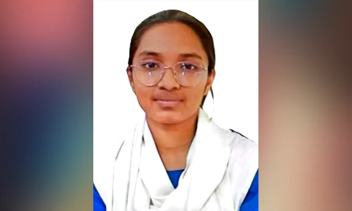 লাকসামে স্কুলছাত্রীর ঝুলন্ত মরদেহ