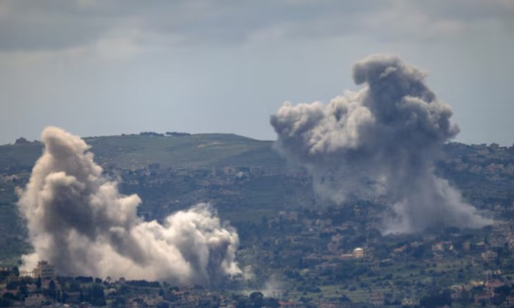 লেবাননের তিন শহরে ইসরায়েলি বিমান হামলা ও সীমান্ত সংঘাতের চিত্র