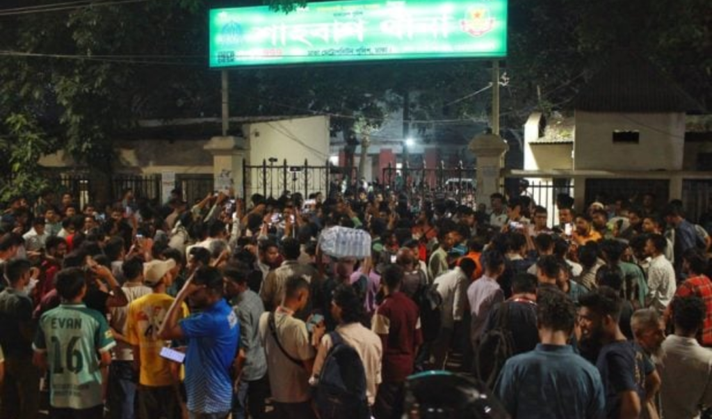 শাহবাগে সাংবাদিক আহত ঘটনায় তদন্তে ছাত্রদল কমিটি শাহবাগে সাংবাদিক আহত ঘটনায় তদন্তে ছাত্রদল কমিটি