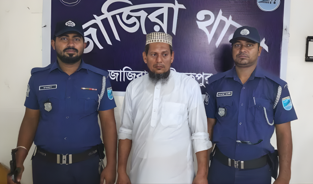 শিশুকে ধর্ষণচেষ্টা ইমাম বললেন শয়তানের ধোঁকায় পড়ে এটা করেছি শিশুকে ধর্ষণচেষ্টা: ইমাম বললেন, শয়তানের ধোঁকায় পড়ে এটা করেছি