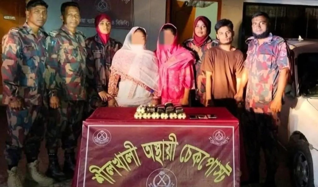 শীলখালীতে ইয়াবা পাচার চক্র ধরা শীলখালীতে ইয়াবা পাচার চক্র ধরা
