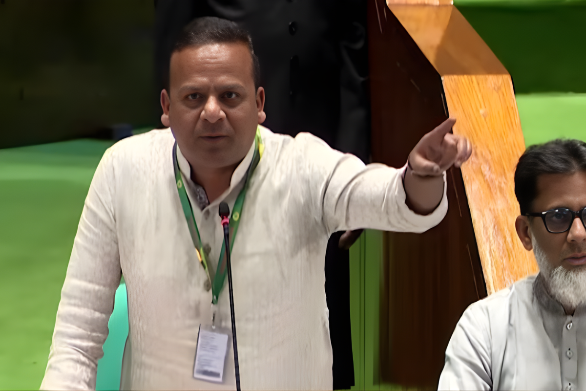 সংসদে নৌ প্রতিমন্ত্রীর বক্তব্য: ১৮ মাসের ‘আরাম’ ও শহীদদের সংখ্যা নিয়ে বিতর্ক