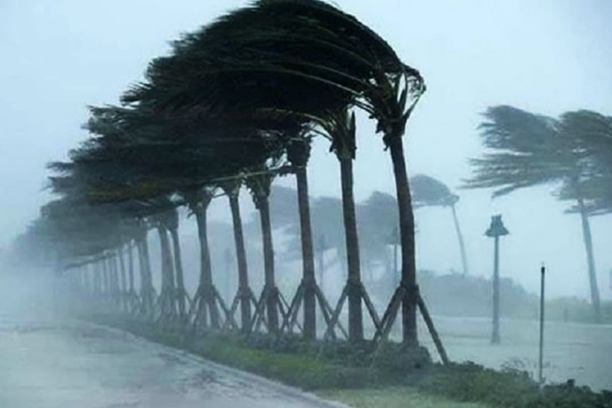 সন্ধ্যার মধ্যে ঝড়ের শঙ্কা, বাতাসের গতি ৬০ কিমি পর্যন্ত