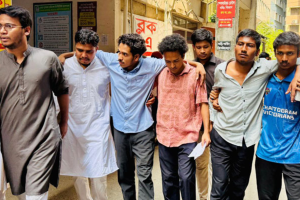 সাংবাদিক হামলা ঘটনায় কবি নজরুল কলেজ ছাত্রদলের ৬ নেতা শোকজ