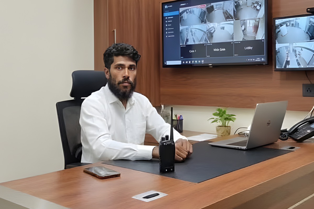 স্বরাষ্ট্রমন্ত্রীর ছবি ব্যবহার করে প্রতারণা, গ্রেপ্তার রিয়াদ