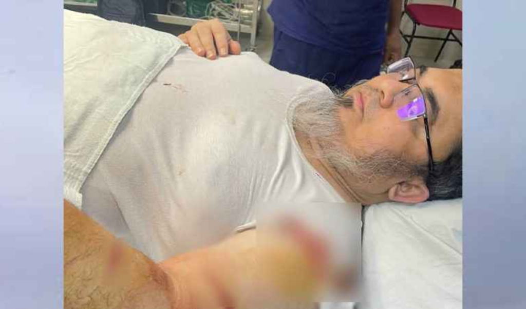 হাসপাতাল কর্মকর্তাকে ছুরিকাঘাত ঢাকা মেডিকেলে চিকিৎসাধীন হাসপাতাল কর্মকর্তাকে ছুরিকাঘাত, ঢাকা মেডিকেলে চিকিৎসাধীন