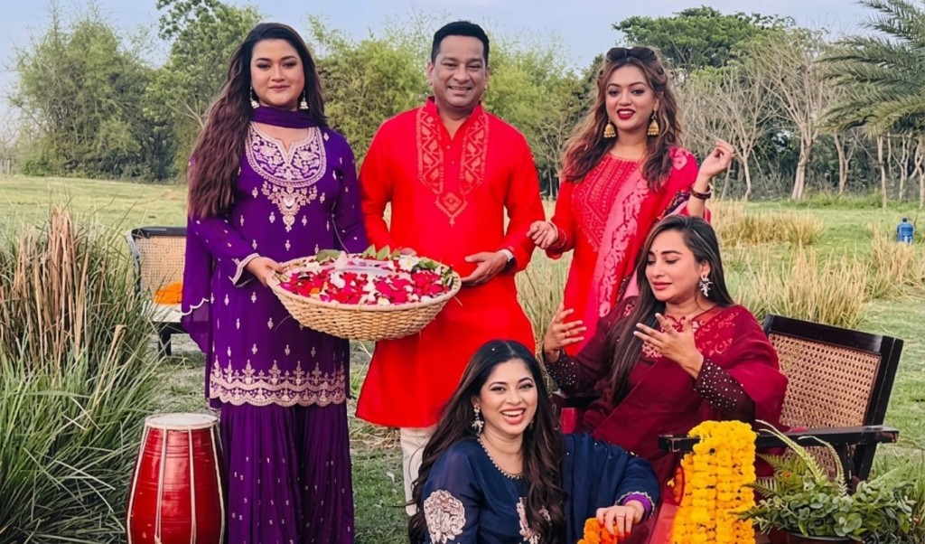 ১৮ বছর পর নতুন রূপে ফিরলো জনপ্রিয় গান 4 ১৮ বছর পর নতুন রূপে ফিরলো জনপ্রিয় গান
