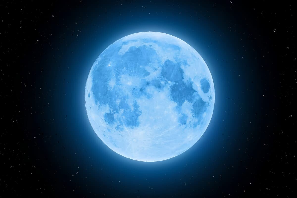 রাতের আকাশে বিরল মহাজাগতিক যুগলবন্দী: দেখা মিলবে ‘ব্লু মাইক্রোমুন’
