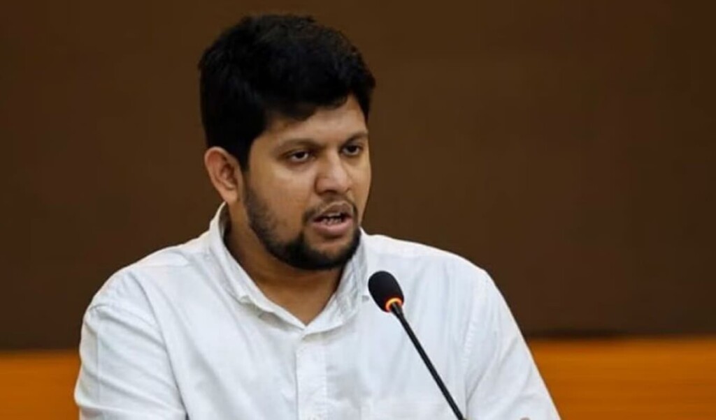 অন্তর্বর্তী সরকারের ব্যর্থতায় আওয়ামী লীগের পুনরুত্থান: মাহফুজ আলমের স্ট্যাটাস 3 অন্তর্বর্তী সরকারের ব্যর্থতায় আওয়ামী লীগের পুনরুত্থান: মাহফুজ আলমের স্ট্যাটাস