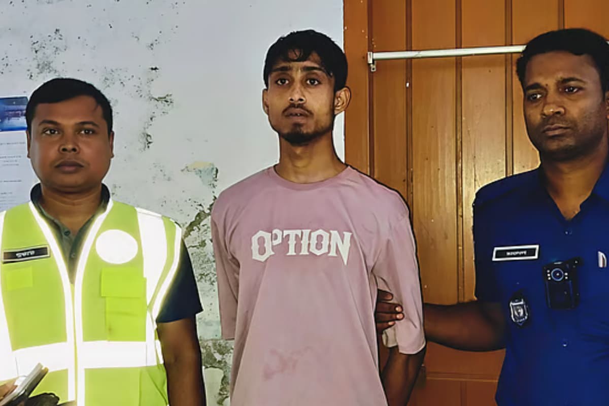 ঘুমন্ত স্ত্রীকে কুপিয়ে হত্যার পর স্বামী আটক