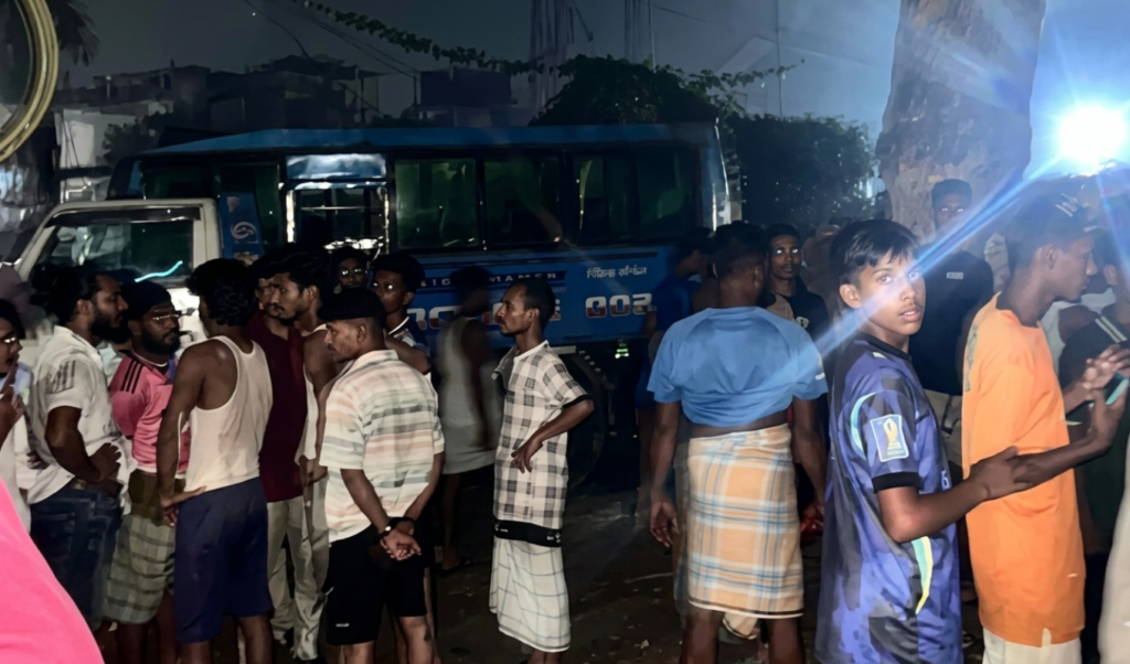 চট্টগ্রামে বাস লেগুনার মুখোমুখি সংঘর্ষ চট্টগ্রামে বাস-লেগুনার মুখোমুখি সংঘর্ষ