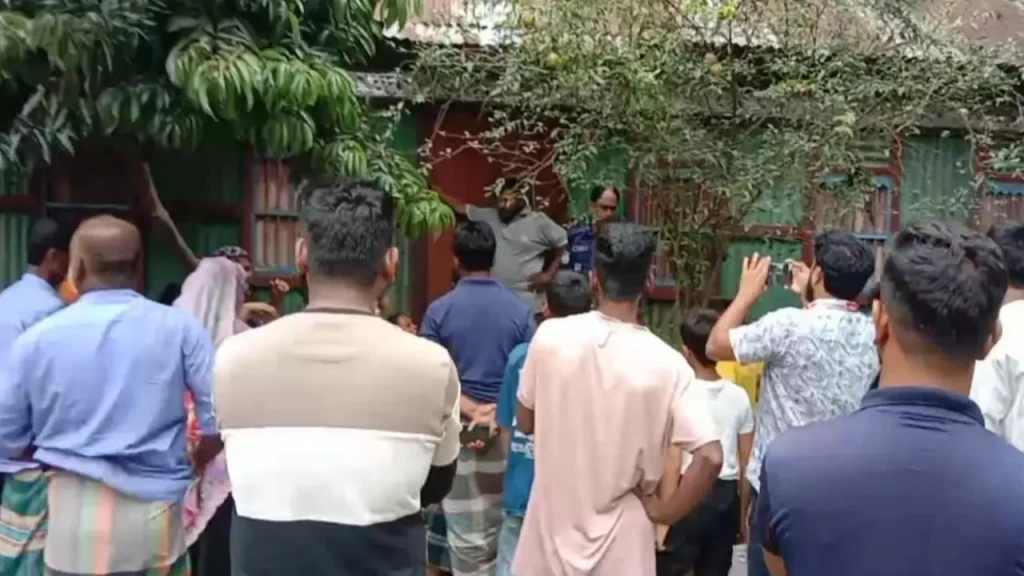 ছমিরন বেগম হত্যায় দিনমজুরদের লুট অভিযোগ ছমিরন বেগম হত্যায় দিনমজুরদের লুট অভিযোগ