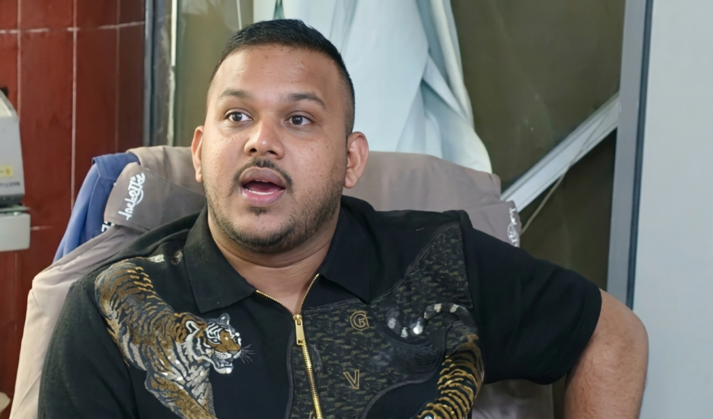 থাইল্যান্ড ফেরার পর বিমানবন্দরে গ্রেপ্তার পিচ্চি রাজা থাইল্যান্ড ফেরার পর বিমানবন্দরে গ্রেপ্তার পিচ্চি রাজা
