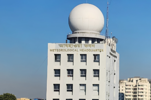 দেশের তিন অঞ্চলে ঝড়ো হাওয়াসহ বৃষ্টির পূর্বাভাস, নদীবন্দরে সতর্কতা