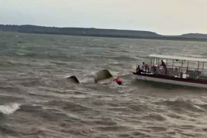 নর্মদায় নৌকাডুবিতে নয়জনের মৃত্যু