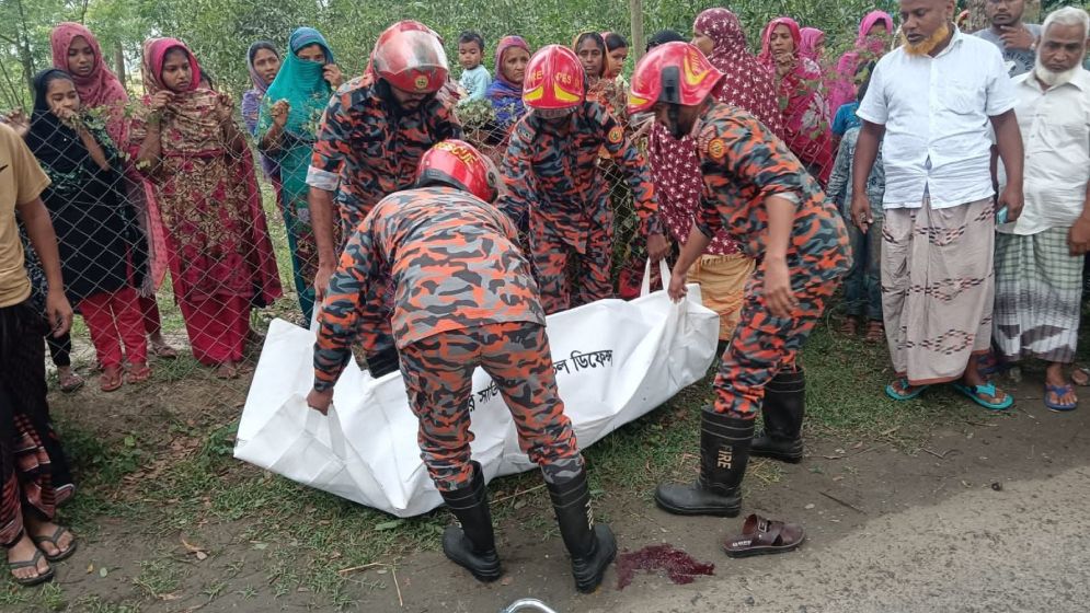 নাচোলে ট্রাকের ধাক্কায় দুইজন নিহত