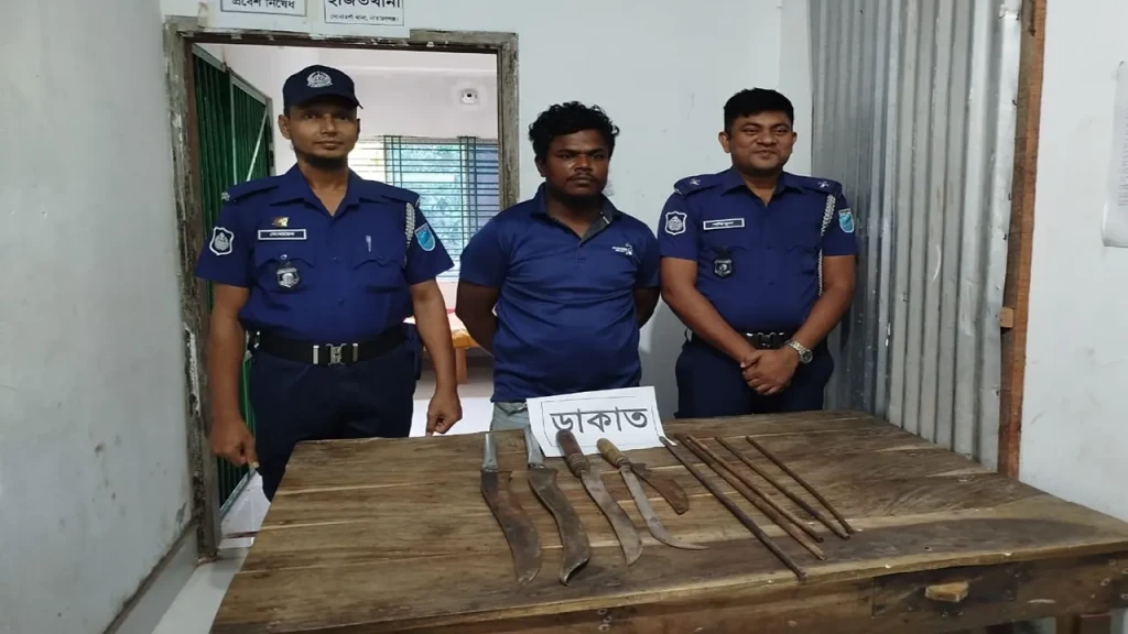 নারায়ণগঞ্জের সোনারগাঁয়ে দেশীয় অস্ত্রসহ ডাকাত শফিকুল গ্রেপ্তার পুলিশের অভিযান নারায়ণগঞ্জের সোনারগাঁয়ে দেশীয় অস্ত্রসহ ডাকাত শফিকুল গ্রেপ্তার পুলিশের অভিযান
