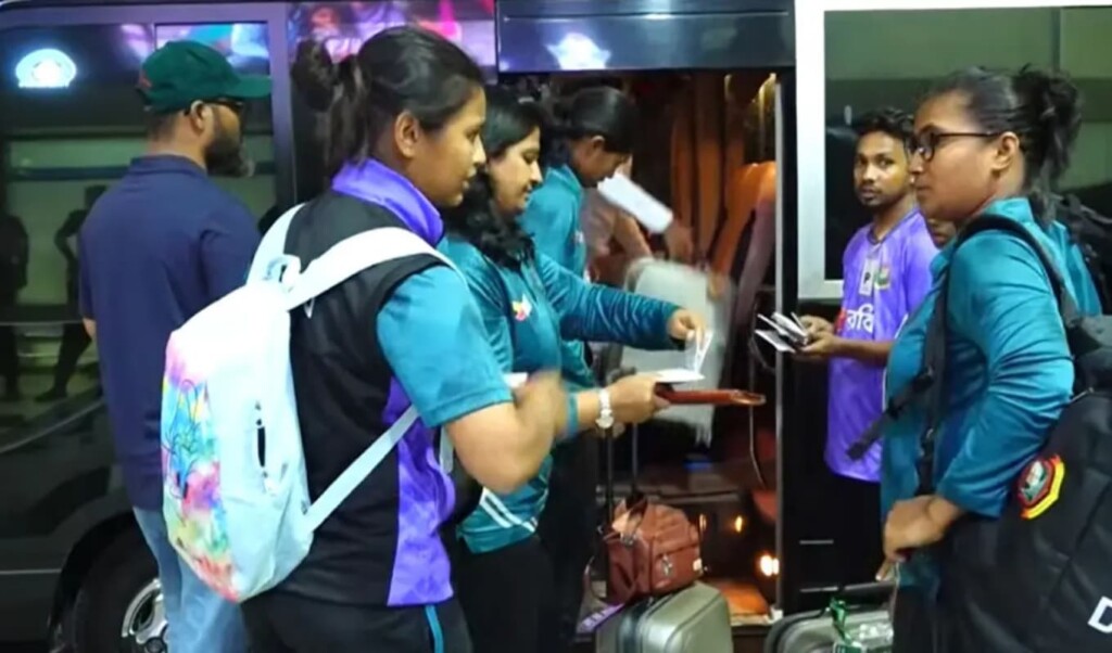 নারী টি-টোয়েন্টি বিশ্বকাপে অংশ নিতে বাংলাদেশ দলের কাপ্তান যাত্রা 3 নারী টি-টোয়েন্টি বিশ্বকাপে অংশ নিতে বাংলাদেশ দলের কাপ্তান যাত্রা