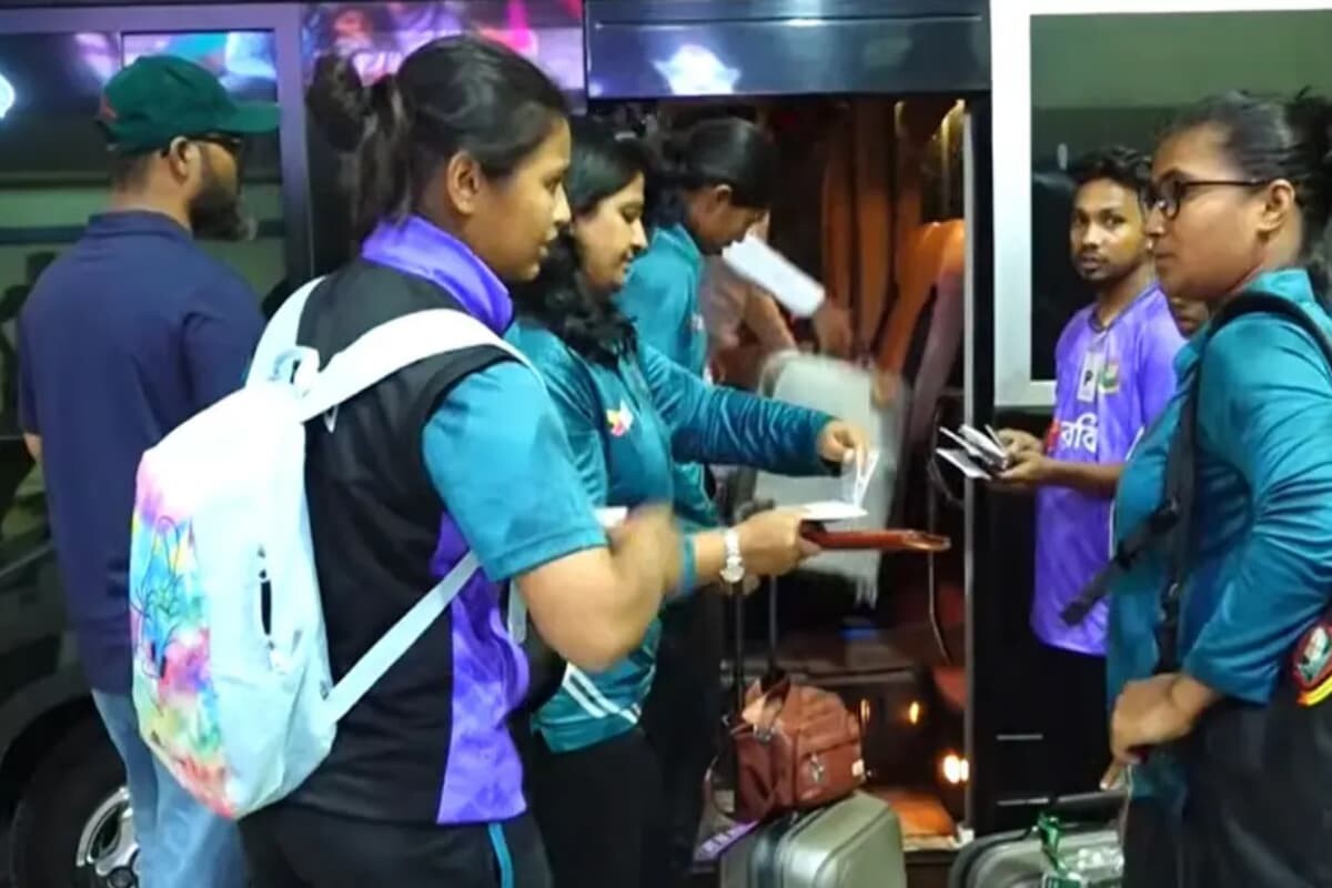 নারী টি-টোয়েন্টি বিশ্বকাপে অংশ নিতে বাংলাদেশ দলের কাপ্তান যাত্রা