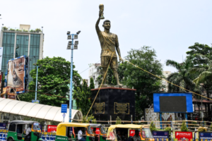 নিরাপত্তা শঙ্কায় সরানো হচ্ছে কলকাতার মেসি ভাস্কর্য