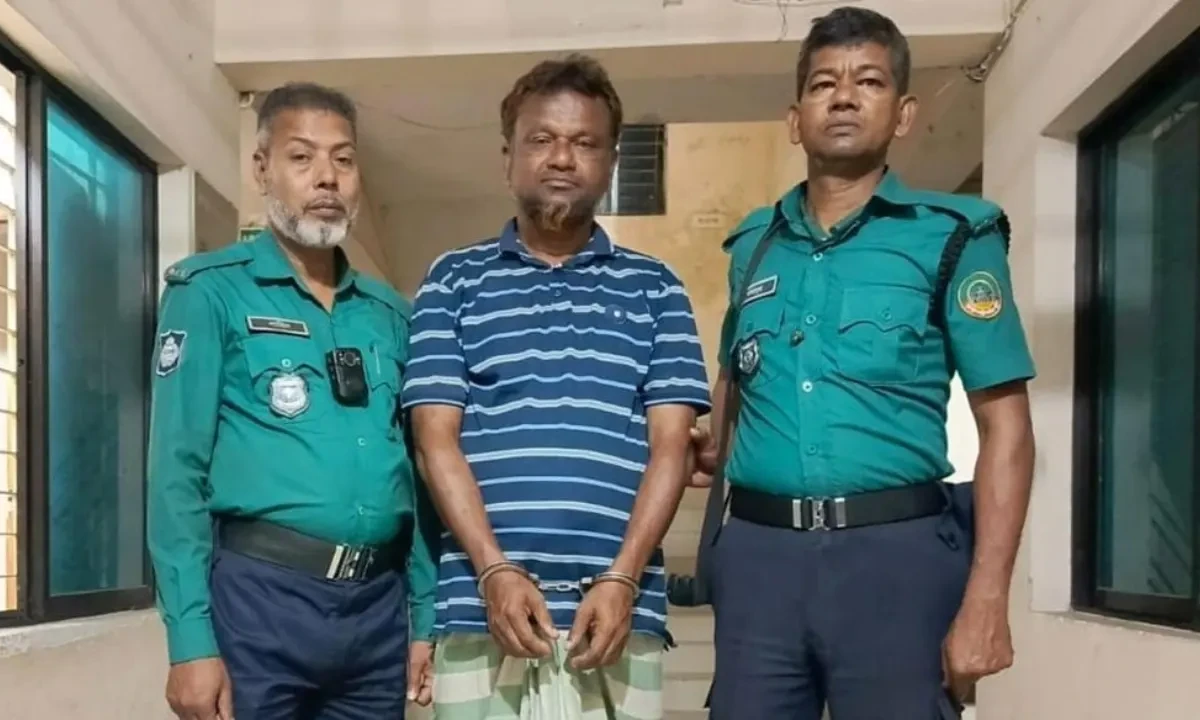 পুলিশের অভিযানে রংপুরে সাবেক বাণিজ্যমন্ত্রীর ঘনিষ্ঠ সহযোগী গ্রেপ্তার