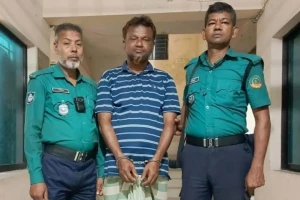 পুলিশের অভিযানে রংপুরে সাবেক বাণিজ্যমন্ত্রীর ঘনিষ্ঠ সহযোগী গ্রেপ্তার