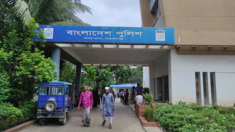 পুলিশের ওপর হামলা, অস্ত্র লুট ঘটনায়