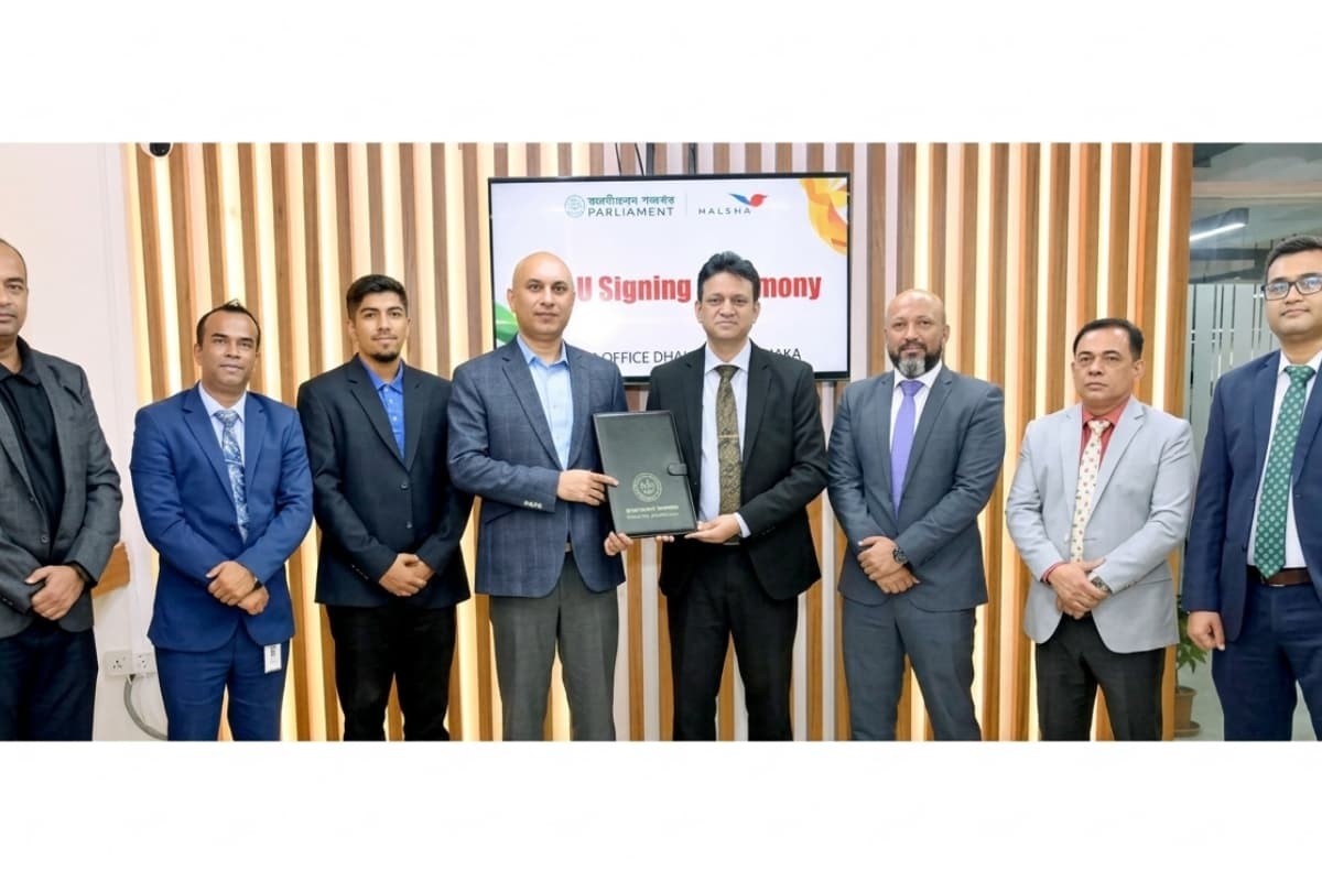 পূবালী ব্যাংক-নভোএয়ার চুক্তি স্বাক্ষর