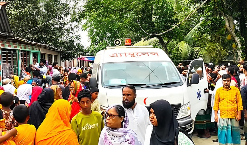 ফ্লোরিডায় নিহত শিক্ষার্থী জামিল আহমেদ লিমনের মরদেহ জামালপুরে এলাকায় শোকের ছায়া ফ্লোরিডায় নিহত শিক্ষার্থী জামিল আহমেদ লিমনের মরদেহ জামালপুরে: এলাকায় শোকের ছায়া